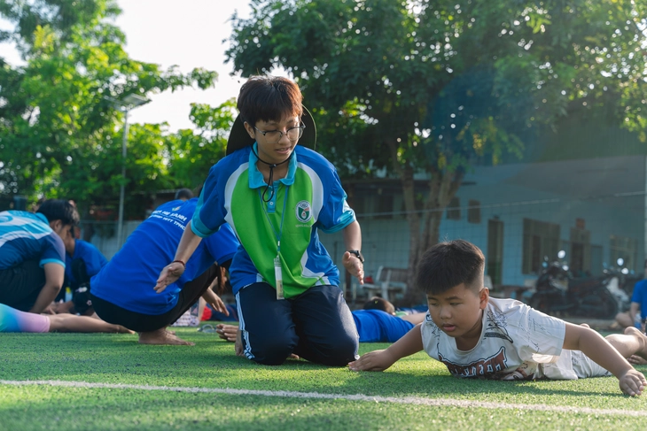 Lớp học bơi miễn phí hè 2026 giúp trẻ nâng cao kỹ năng phòng chống đuối nước - Ảnh 4.
