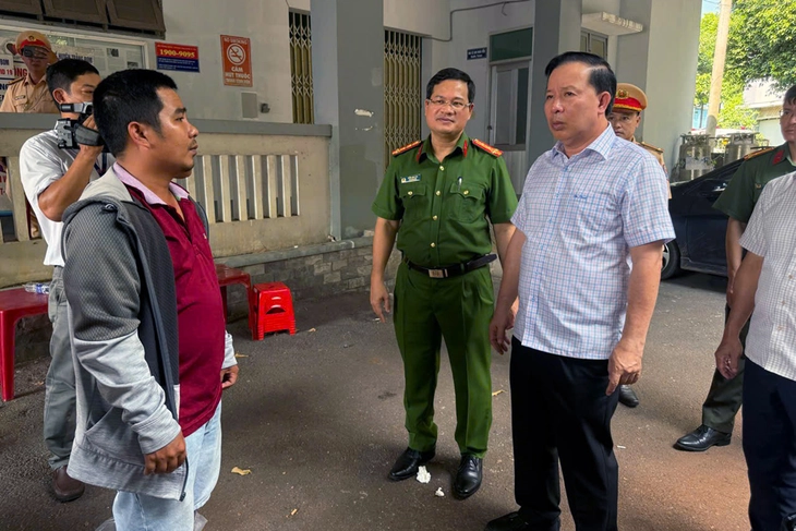 Chủ tịch TP Đồng Nai thăm hỏi gia đình các nạn nhân vụ cháy xe làm 7 người chết - Ảnh 5.