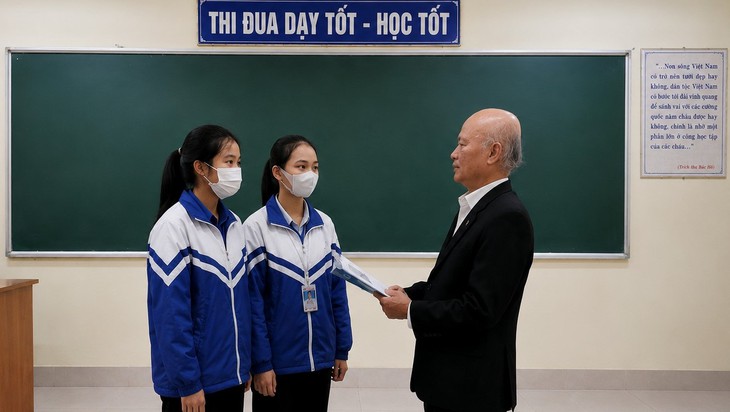 Cựu hiệu trưởng muốn tặng lương hưu cho người tố cáo tiêu cực thi tốt nghiệp tại trường THPT Lê Trực - Ảnh 1.