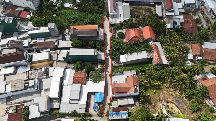 26 năm 'đưa đất' cho xã làm đường, ông lão 70 tuổi chật vật đi... 'đòi lời hứa' - Ảnh 2.