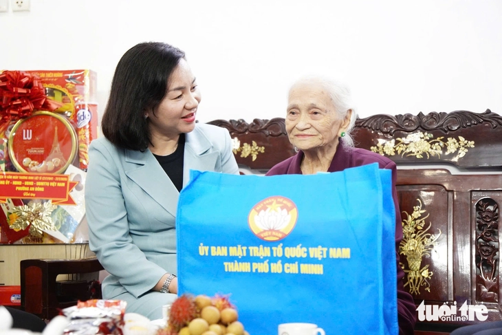 Thăm, tri ân Mẹ Việt Nam anh hùng, thương bệnh binh nhân kỷ niệm 79 năm Ngày Thương binh - Liệt sĩ - Ảnh 1.