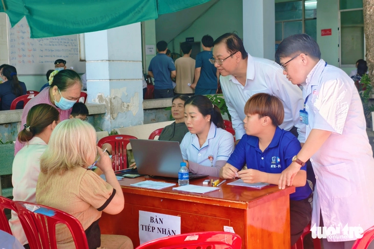 Xã dẫn đầu khám sức khỏe định kỳ tại TP.HCM phát động 30 ngày cao điểm, tăng tốc - Ảnh 1.