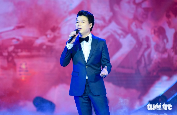 Thanh Lam hát Màu hoa đỏ, Hòa Minzy hát Nỗi đau giữa hòa bình tưởng nhớ Một thời hoa lửa - Ảnh 9.