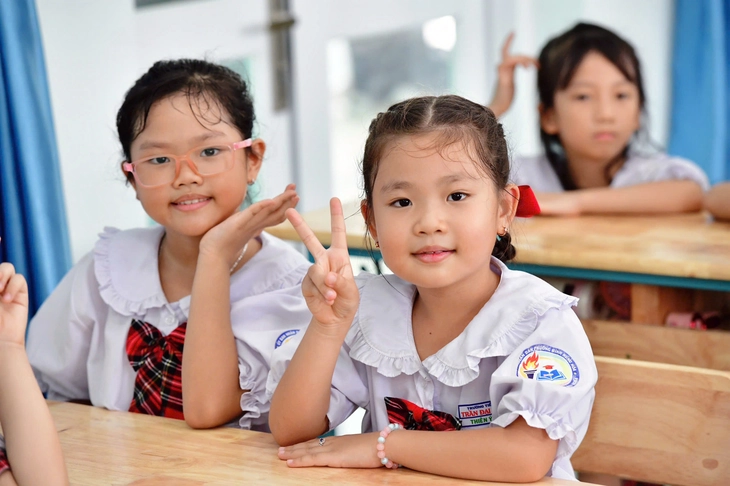 Cách nào để hiệu trưởng 'mặc vừa chiếc áo' với trường mới? - Ảnh 2.