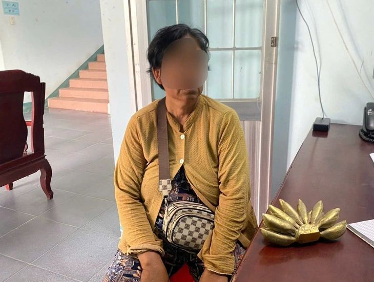 Biến nải chuối thành ‘hàng quý’ để lừa gạt hơn 5 triệu đồng của cụ già bán vé số dạo - Ảnh 1.