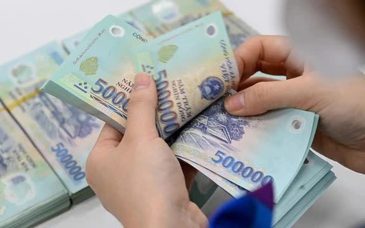 Bộ Nội vụ làm rõ việc xếp lương, vị trí việc làm với cán bộ do bầu cử, phê chuẩn - Ảnh 2.