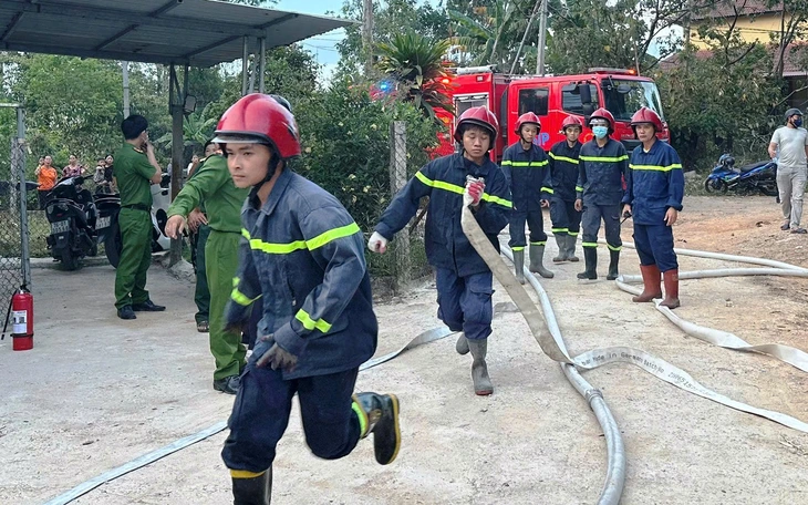 Điểm thu mua phế liệu liên tục cháy, Quảng Ngãi siết quản lý - Ảnh 5.