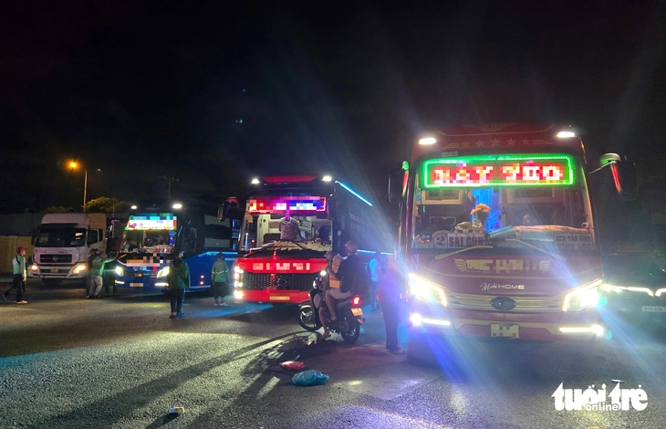 Nhiều tài xế xe khách 'đối phó' bằng cách không quẹt thẻ giám sát hành trình, tiềm ẩn nguy cơ tai nạn - Ảnh 7.