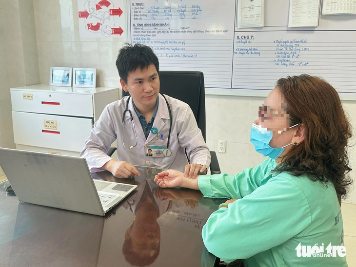 Đi khám nhiều lần vì tưởng mắc bệnh tim, hóa ra rối loạn lo âu - Ảnh 1.