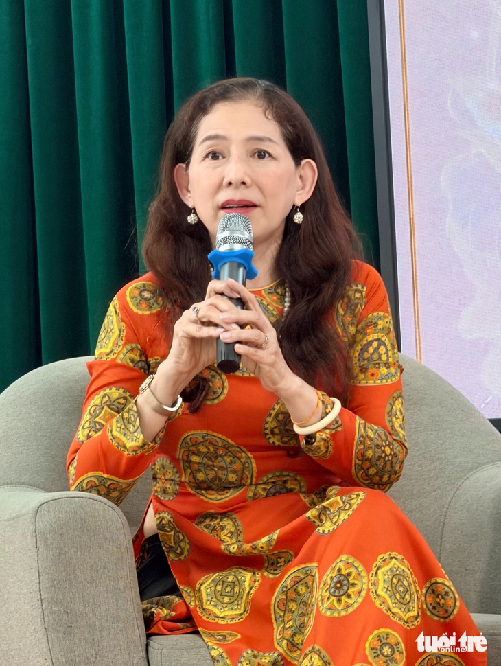 Mất 1,5 tháng tô màu một vở diễn - Ảnh 3.