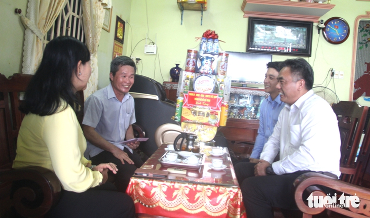 Phó chủ tịch thường trực UBND TP.HCM Nguyễn Lộc Hà thăm thương binh tại Dĩ An, An Phú - Ảnh 2.