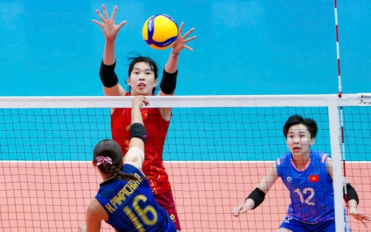 Tuyển bóng chuyền Việt Nam thua ngược Thái Lan sau khi dẫn 2-0 - Ảnh 2.