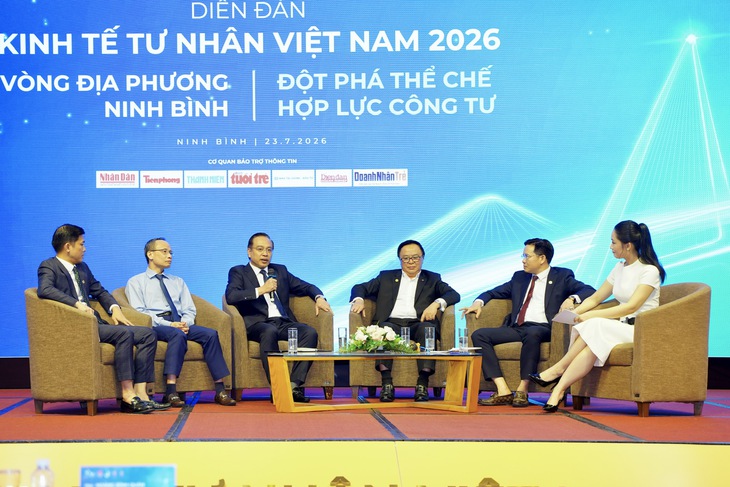  'Doanh nghiệp tự tin lên, hội nhập quốc tế rồi, ngoại ngữ cũng phải giỏi' - Ảnh 1.