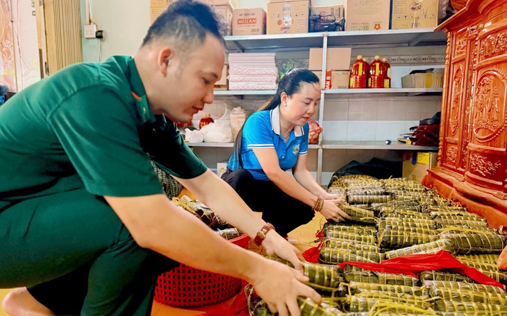 Mâm cơm “made in” sinh viên miền Tây tri ân gia đình chính sách - Ảnh 3.