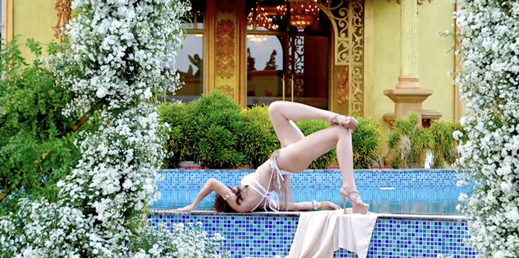 Ứng viên Miss Grand Vietnam 2026 diễn bikini gây bàn tán, ban tổ chức nói gì? - Ảnh 1.