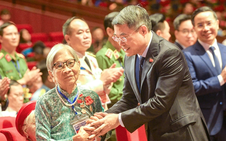 Thủ tướng Lê Minh Hưng nói về những mái đầu người mẹ tìm con, người vợ tìm chồng giờ đã bạc trắng - Ảnh 4.