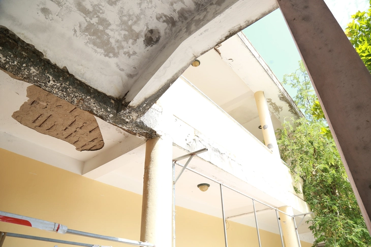 Xuất hiện clip trường xuống cấp khiến phụ huynh bất an, hiệu trưởng nói gì? - Ảnh 6.