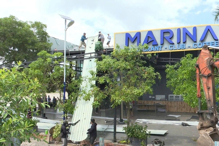 Cưỡng chế, buộc tháo công trình khu ẩm thực Marina Coffee ở Long Xuyên, An Giang - Ảnh 1.
