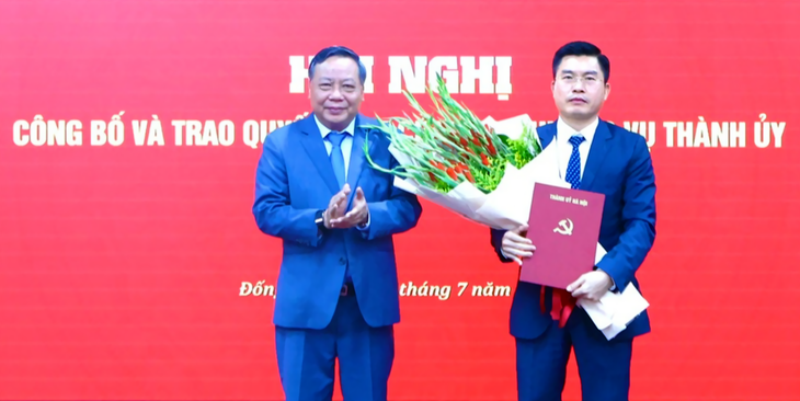Chủ tịch phường Ô Chợ Dừa Lê Tuấn Định giữ chức Bí thư phường Đống Đa - Ảnh 1.