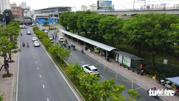 Lắp mái che kết nối metro số 1 với xe buýt, tăng trải nghiệm giao thông công cộng - Ảnh 2.