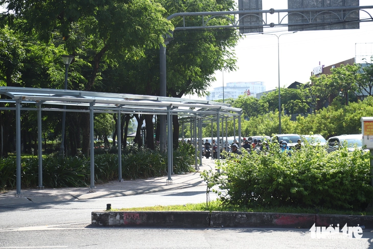 Lắp mái che kết nối metro số 1 với xe buýt, tăng trải nghiệm giao thông công cộng - Ảnh 3.