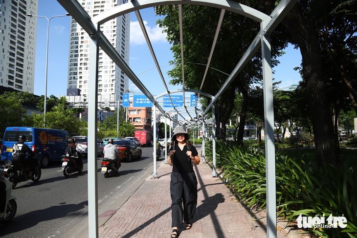 Lắp mái che kết nối metro số 1 với xe buýt, tăng trải nghiệm giao thông công cộng - Ảnh 5.