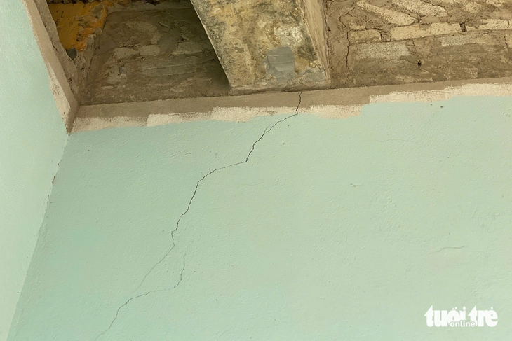 Quảng trường Văn hóa Thể thao TP Huế: Tường vừa tô đã nứt, nhiều hạng mục xuống cấp - Ảnh 2.