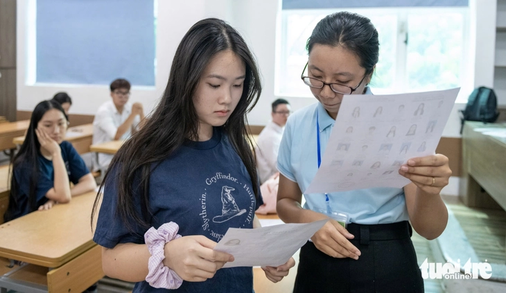11.000 hiệu trưởng, hiệu phó sẽ làm giáo viên đứng lớp khi sắp xếp trường học - Ảnh 1.
