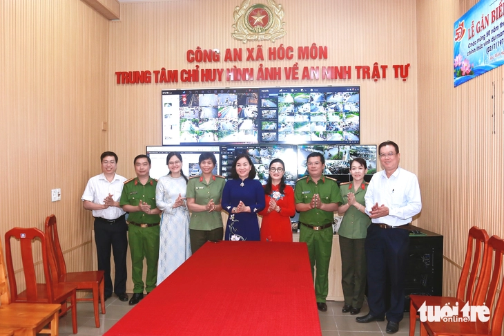 Trung tâm chỉ huy hình ảnh dùng camera AI ở Hóc Môn góp phần đảm bảo an ninh trật tự - Ảnh 1.