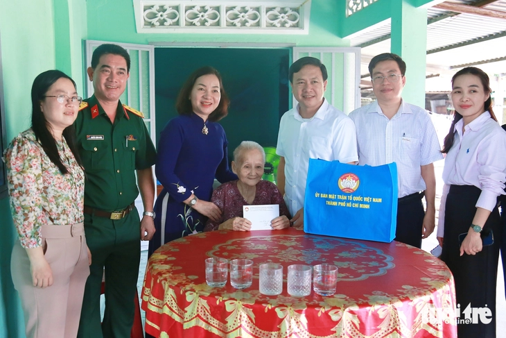 Trung tâm chỉ huy hình ảnh dùng camera AI ở Hóc Môn góp phần đảm bảo an ninh trật tự - Ảnh 4.
