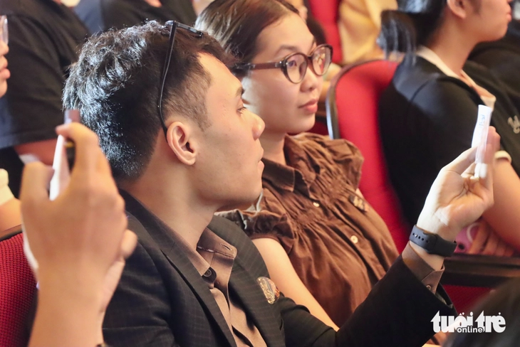 Đèn lồng Hội An, điệu bài Chòi ‘kể chuyện’ giữa lòng TP.HCM qua bàn tay sinh viên - Ảnh 8.