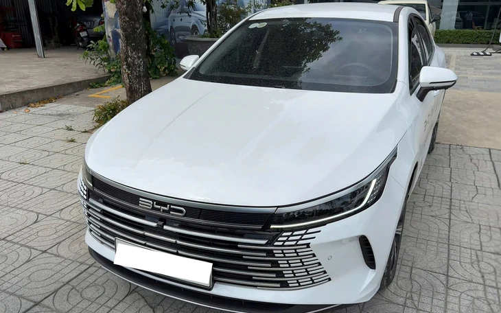 Ngân hàng thanh lý hàng loạt ô tô giá rẻ, xe sang chưa đến 300 triệu, thậm chí có cả Rolls-Royce - Ảnh 4.