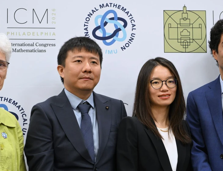 Chân dung hai nhà toán học Trung Quốc tạo 'cú đúp' huy chương Fields - Ảnh 1.