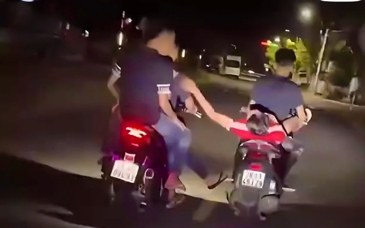 Xử lý nhóm hơn 40 thanh thiếu niên dùng chổi rượt đuổi, đánh nhau ở Nha Trang - Ảnh 2.