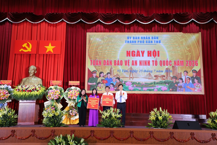 Trưởng Ban Tổ chức Trung ương biểu dương nhiều mô hình tự quản ở Cần Thơ - Ảnh 2.