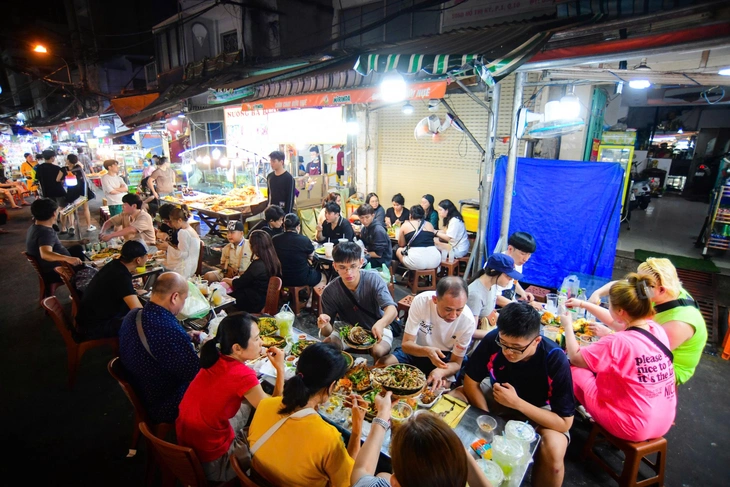 Thị trường TP.HCM 25-7: Giá cà phê bất ngờ tăng trở lại; Người mua online
không còn chuộng hàng giá rẻ - Ảnh
3.