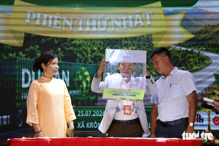 Đấu giá sầu riêng tại vườn, lô hàng gần 24 tỉ đồng ở Đắk Lắk - Ảnh 6.