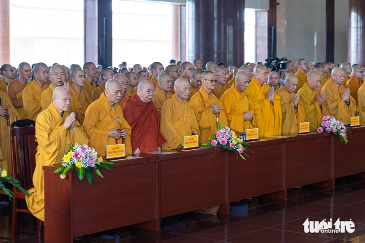 TP.HCM tưởng niệm anh hùng liệt sĩ, lan tỏa đạo lý 'Uống nước nhớ nguồn' - Ảnh 8.