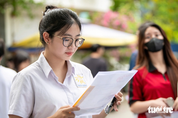 Bộ Giáo dục và Đào tạo nêu lý do duy trì kỳ thi tốt nghiệp THPT - Ảnh 1.