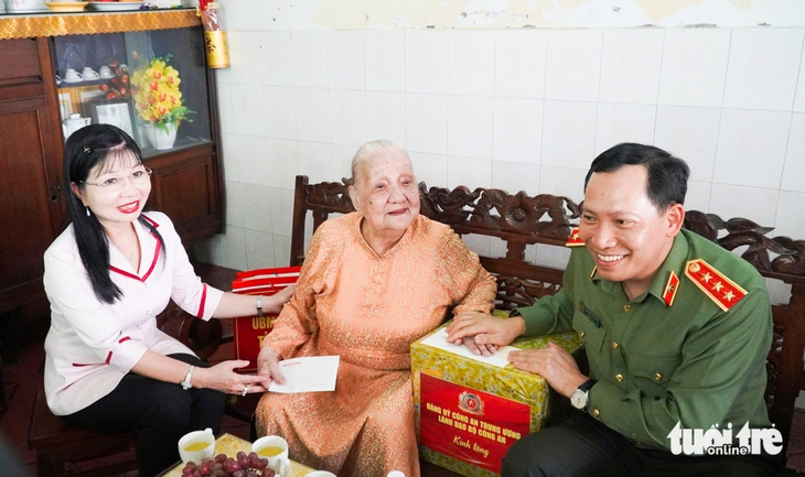 Chương trình nghệ thuật Giữ trọn lời thề tôn vinh ký ức chống giặc oai hùng của dân tộc - Ảnh 3.