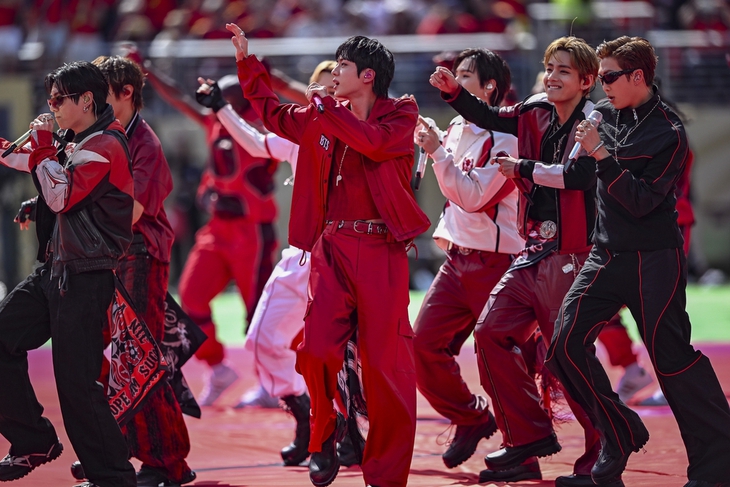 BTS 'lội ngược dòng' nhờ chung kết World Cup - Ảnh 2.