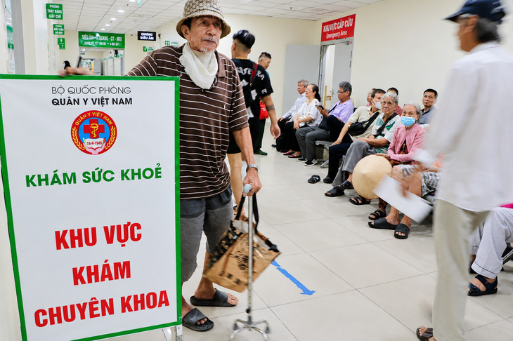 Nhiều bệnh viện TP.HCM chung tay chăm sóc sức khỏe người có công - Ảnh 5.