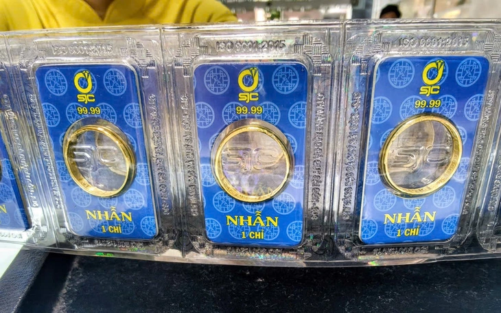 Giá vàng thế giới bất ngờ giảm mạnh  - Ảnh 3.