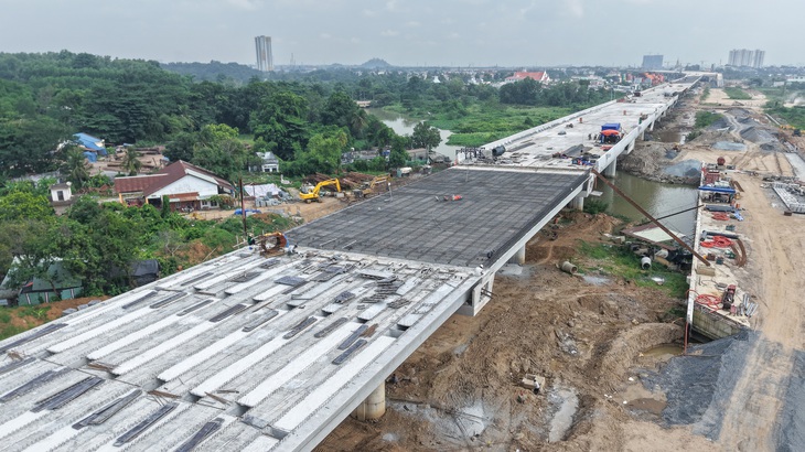Bồi thường, hỗ trợ hợp lý dân sớm giao mặt bằng - Ảnh 2.