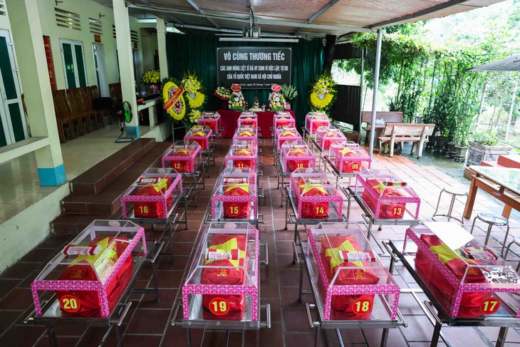 Dòng người đội nắng tiễn đưa 34 liệt sĩ rời chiến trường Vị Xuyên - Ảnh 6.
