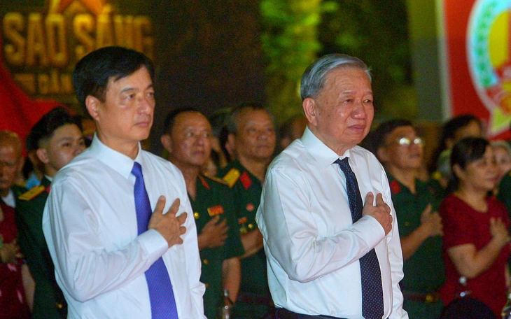 Cầu truyền hình ‘Sao sáng dẫn đường’ đẫm nước mắt: Cô Nhớ tìm thấy manh mối về cha liệt sĩ rồi! - Ảnh 14.
