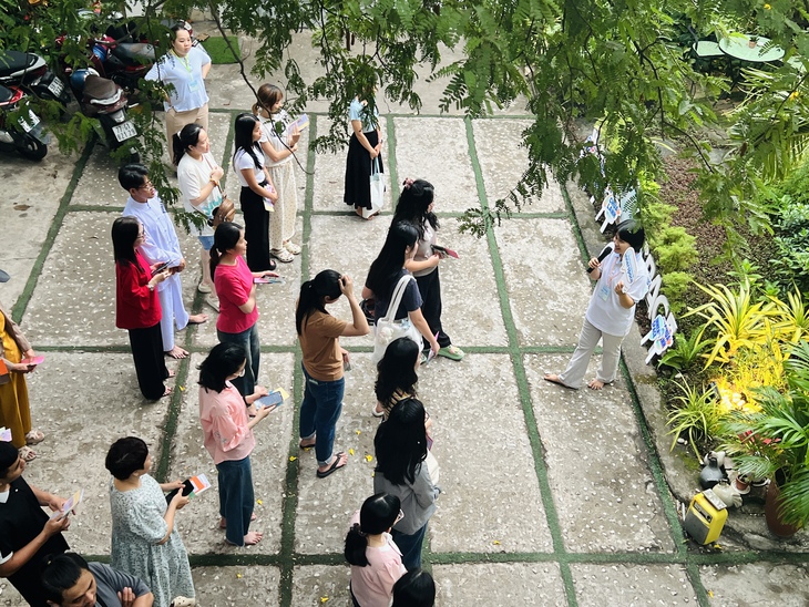 'Ốc đảo' ở TP.HCM giúp bạn trẻ thư giãn tinh thần, viết giải tỏa, đi trên sỏi… - Ảnh 7.