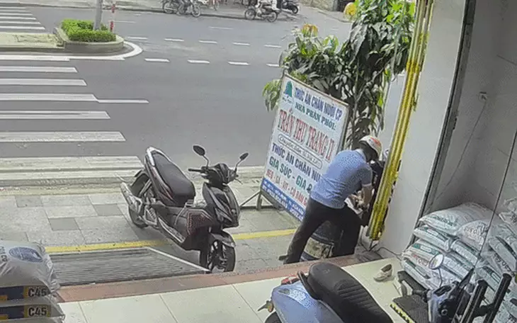 Vụ lật phà tự chế khiến 2 học sinh tử vong tại Cần Thơ gây chấn động - Ảnh 2.
