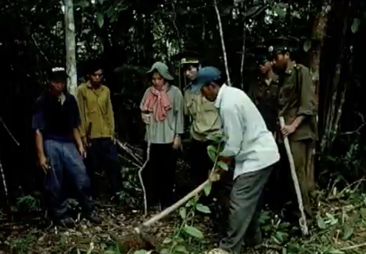 Chị Năm Khùng đi về rừng thẳm tìm hài cốt đồng đội: Chị không phải vị thánh, là một người thường - Ảnh 3.