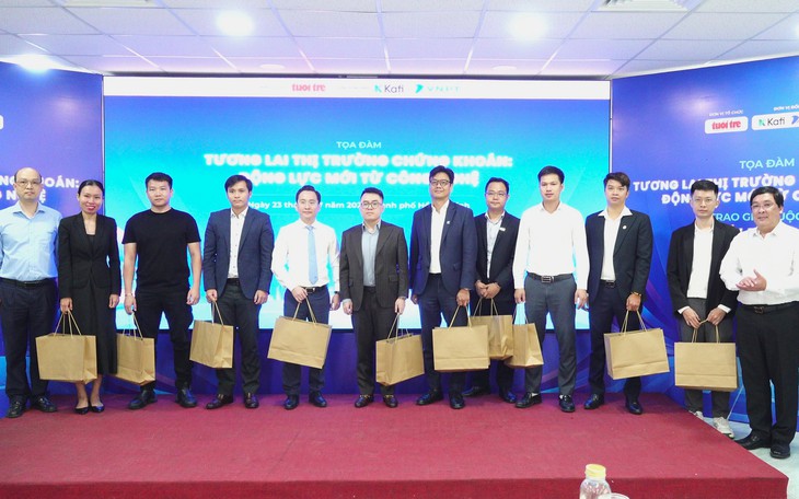 Chứng khoán rẻ nhưng dòng tiền vẫn đứng ngoài: Chuyên gia chỉ ra nguyên nhân - Ảnh 3.